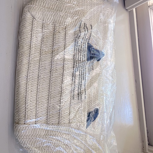 NWT Shoulder or Handle Bag Purse With Navy Blue Cloth Handles. - Picture 2 of 6